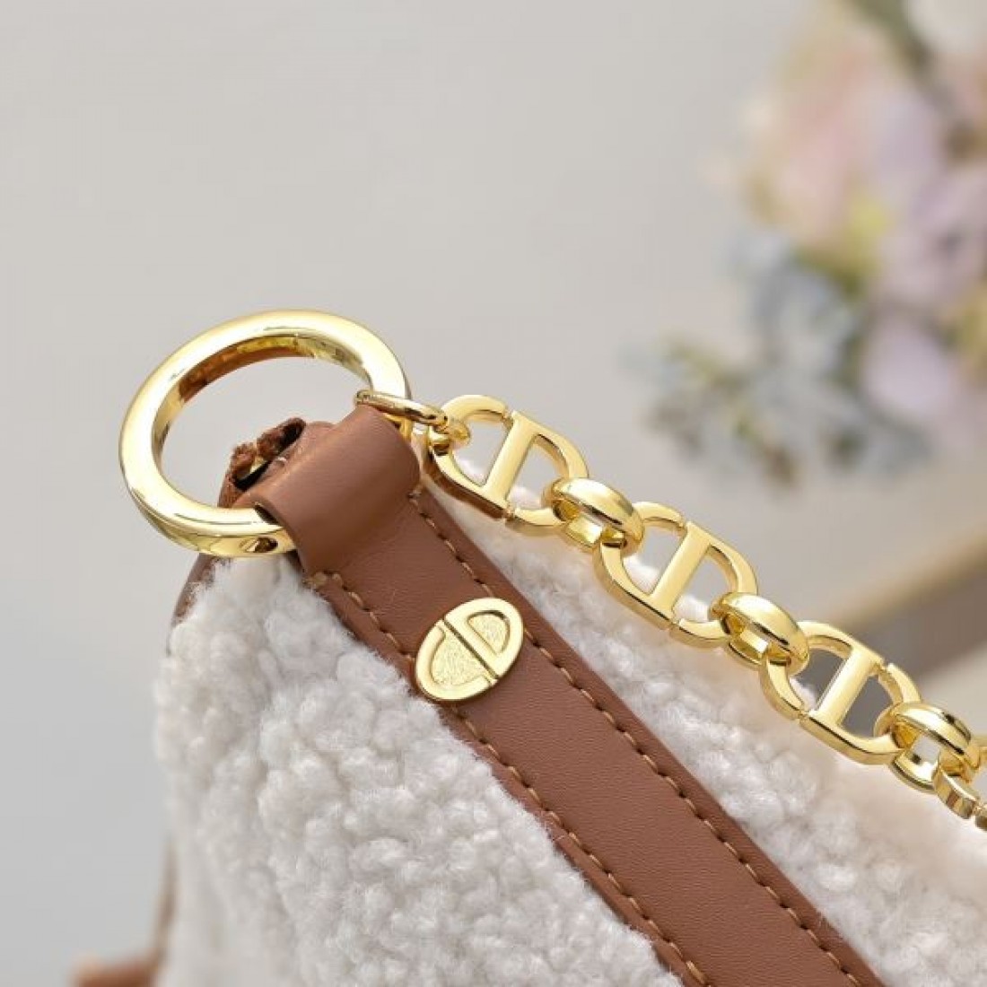 DIOR スーパーコピー ショルダーバッグ ロゴ 最旬トレンド間違いなし ディオール
