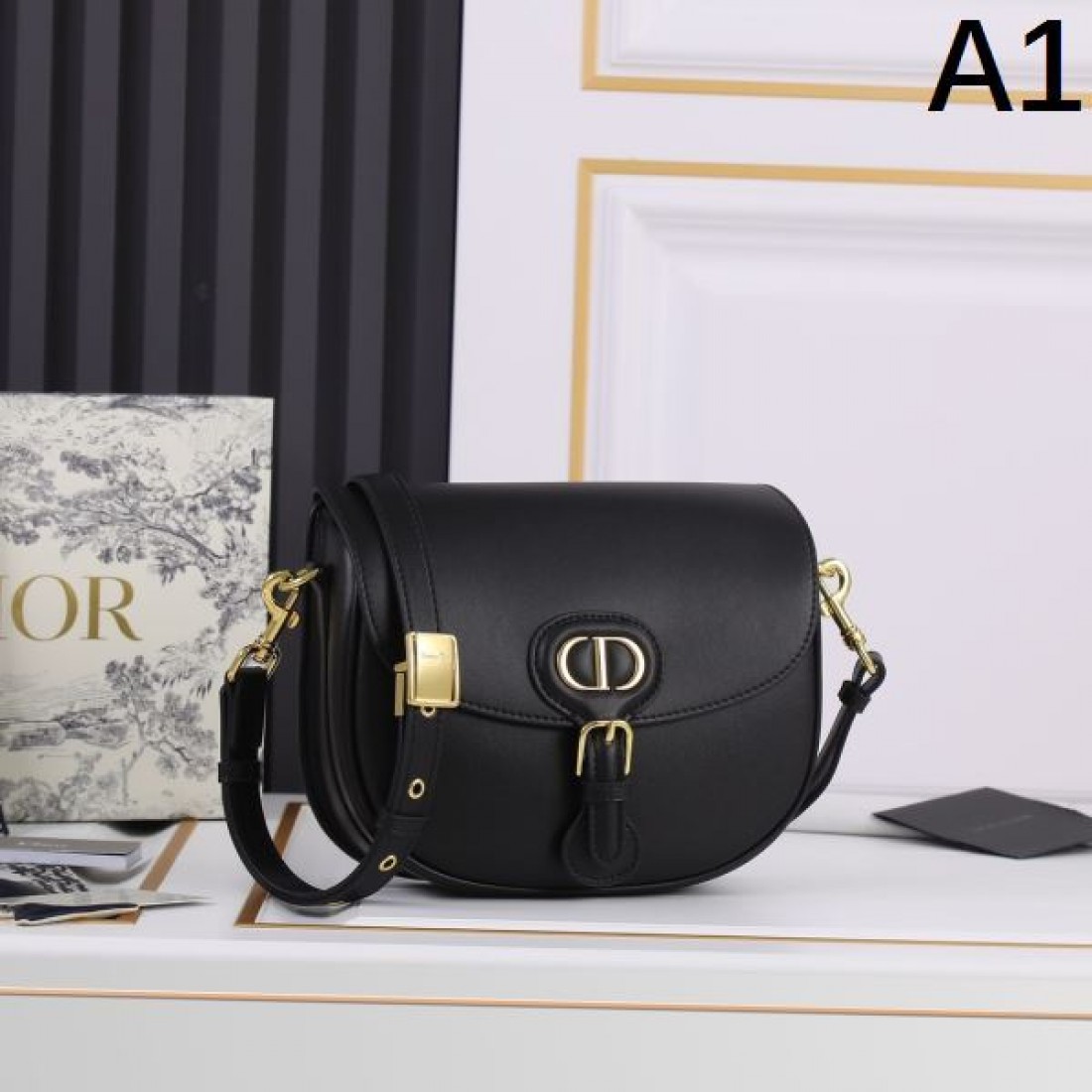 DIOR スーパーコピー ショルダーバッグ ロゴ 高感度なセレブたち愛用 ディオール