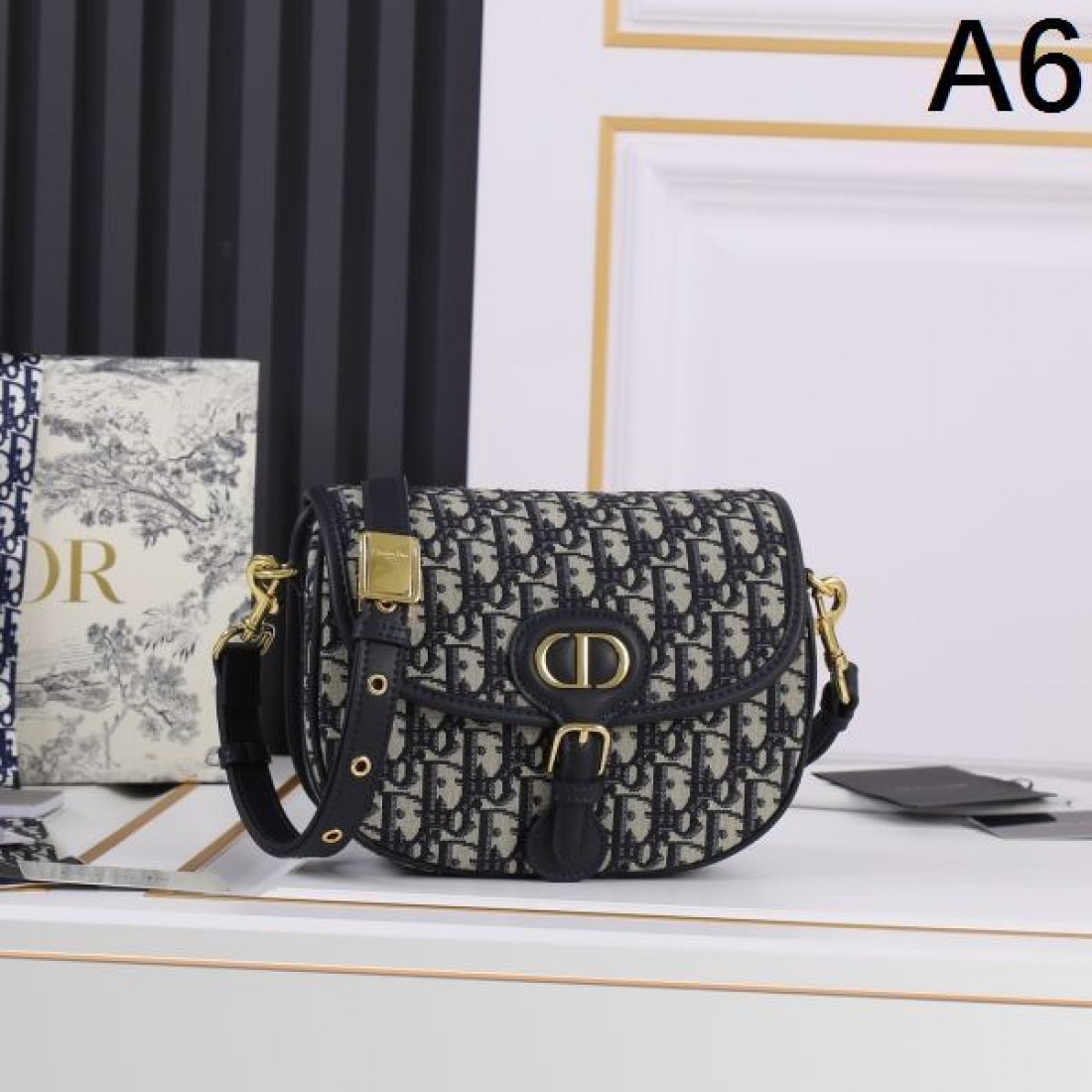 DIOR スーパーコピー ショルダーバッグ ロゴ 高感度なセレブたち愛用 ディオール