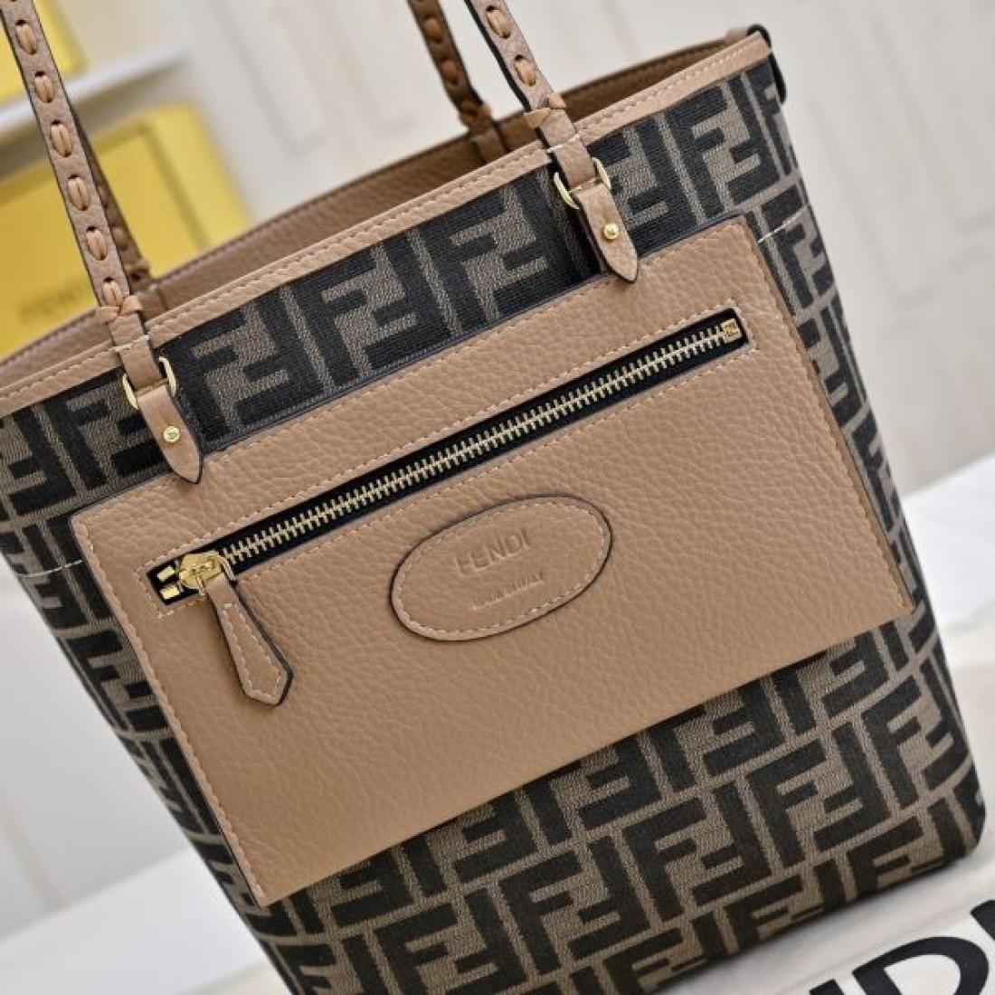 FENDI スーパーコピー トートバッグ ロゴ 一番注目されている商品 フェンディ