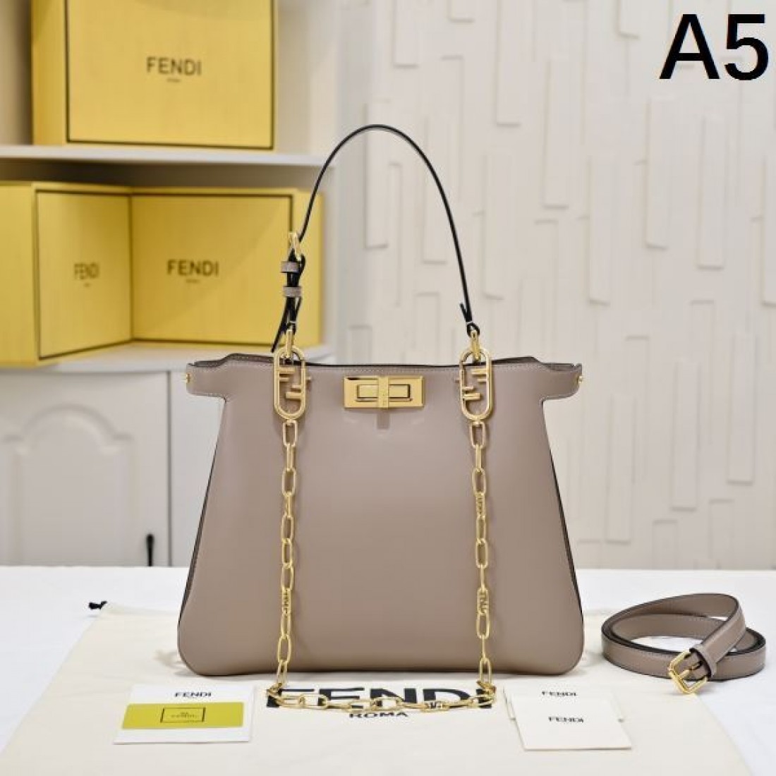 FENDI スーパーコピー トートバッグ ロゴ 絶大な人気を博する新作 フェンデイ