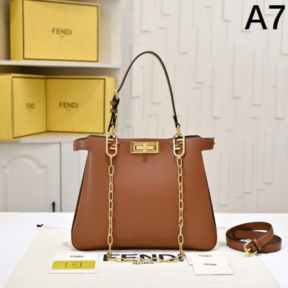 FENDI スーパーコピー トートバッグ ロゴ 絶大な人気を博する新作 フェンデイ