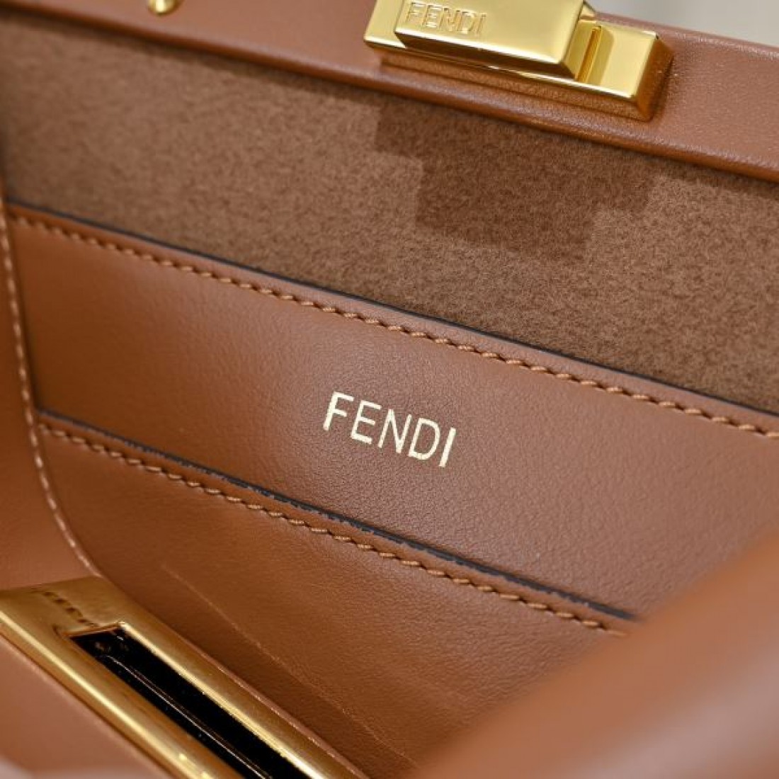 FENDI スーパーコピー トートバッグ ロゴ 絶大な人気を博する新作 フェンデイ