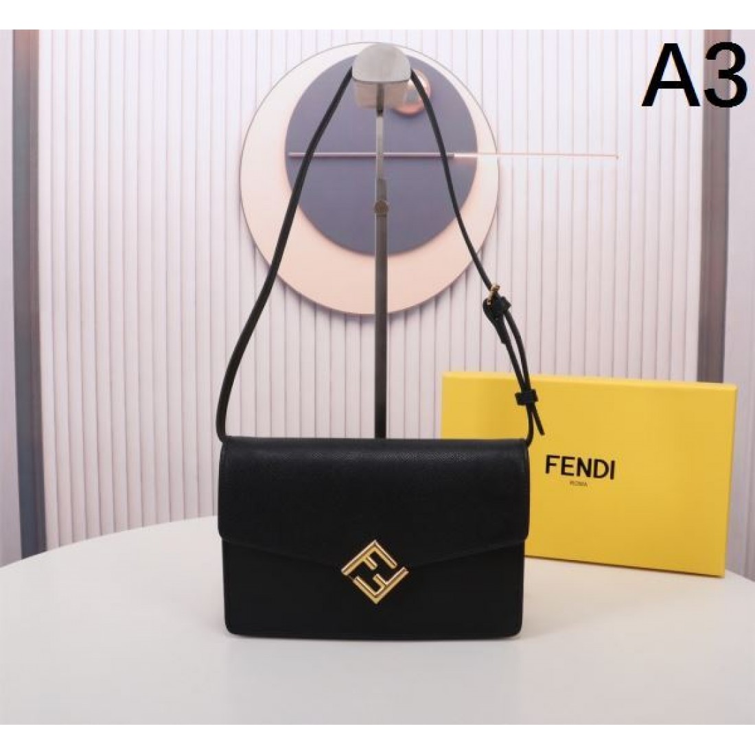 FENDI スーパーコピー ショルダーバッグ ロゴ おしゃれ度をUPする新着 フェンディ
