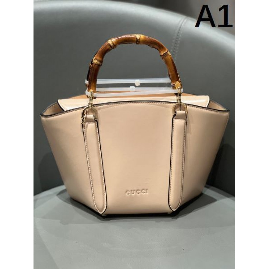 GUCCI スーパーコピー トートバッグ ロゴ 毎シーズン存在感のある グッチ