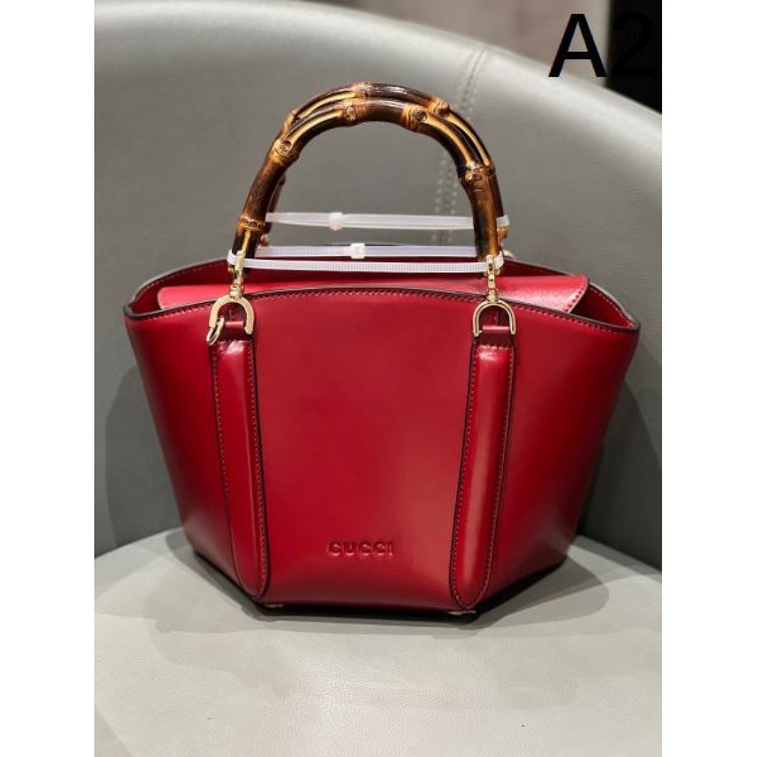 GUCCI スーパーコピー トートバッグ ロゴ 毎シーズン存在感のある グッチ