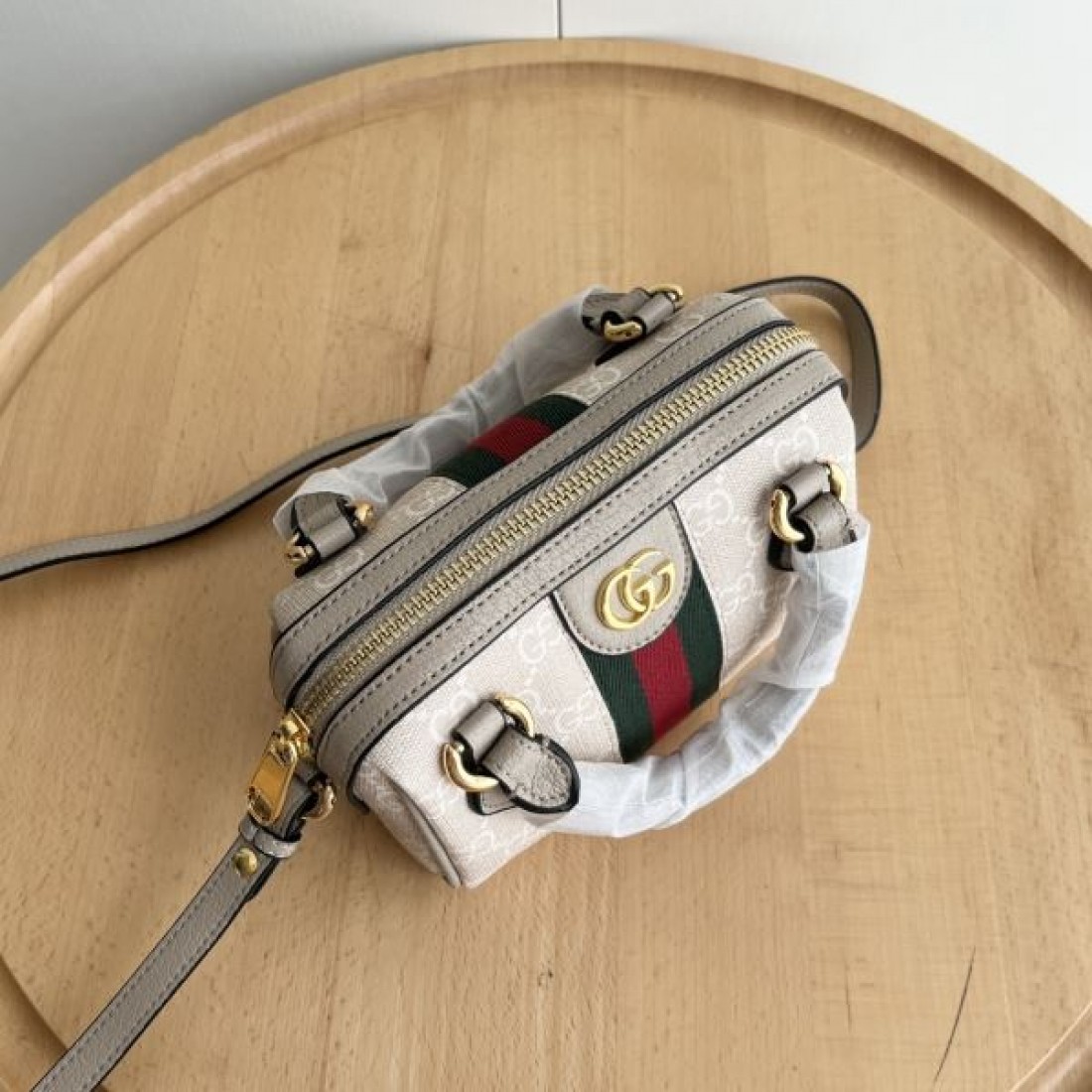GUCCI スーパーコピー トートバッグ ロゴ オシャレにまとめる逸品 グッチ