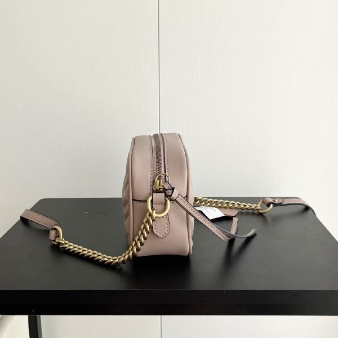 グッチ スーパーコピー ショルダーバッグ ロゴ フれからの季節 大活躍 GUCCI