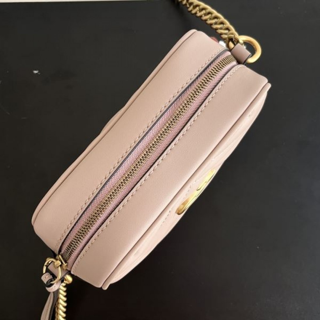 グッチ スーパーコピー ショルダーバッグ ロゴ フれからの季節 大活躍 GUCCI