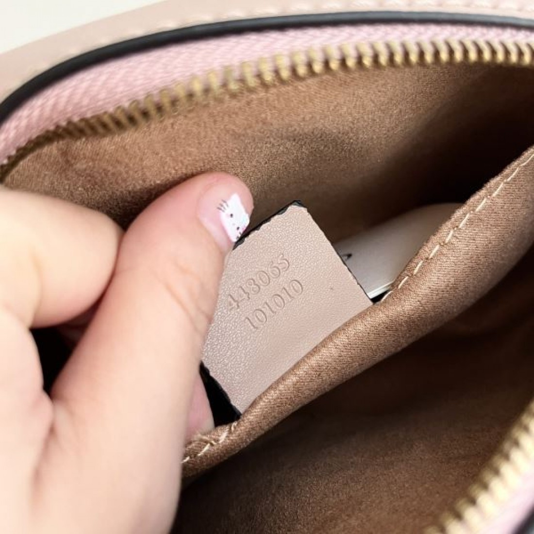 グッチ スーパーコピー ショルダーバッグ ロゴ フれからの季節 大活躍 GUCCI
