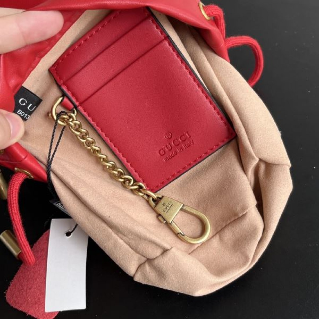 グッチ スーパーコピー ショルダーバッグ ロゴ ファッションに新しい色 GUCCI