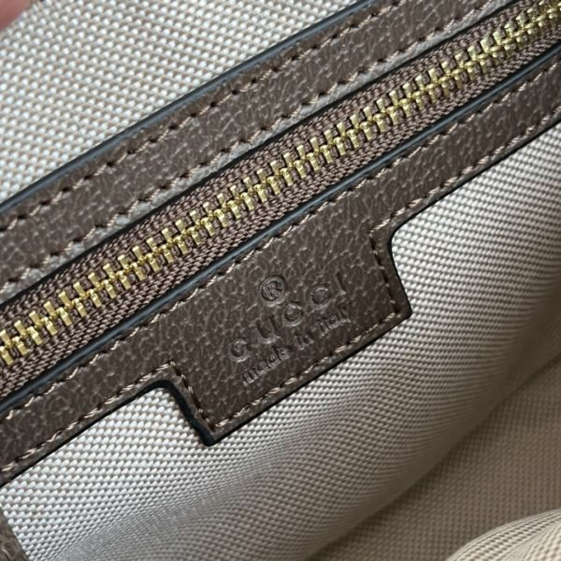 GUCCI スーパーコピー トートバッグ ロゴ 今すぐ買えちゃう グッチ