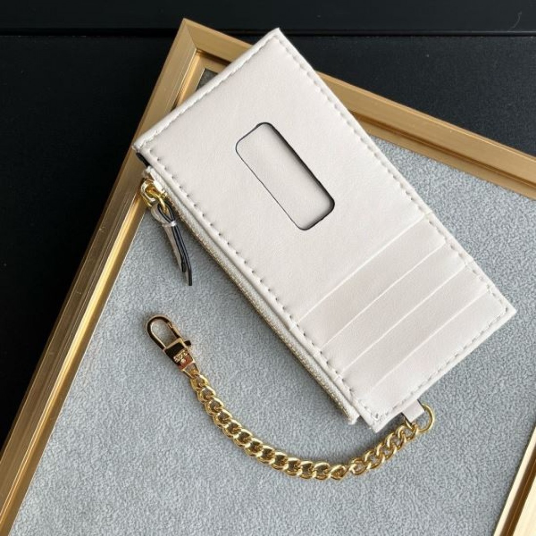 GUCCI コピー ショルダーバッグ ロゴ 人気が続行限定アイテム グッチ