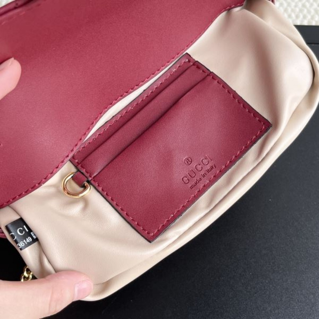 GUCCI コピー ショルダーバッグ ロゴ 人気が続行限定アイテム グッチ