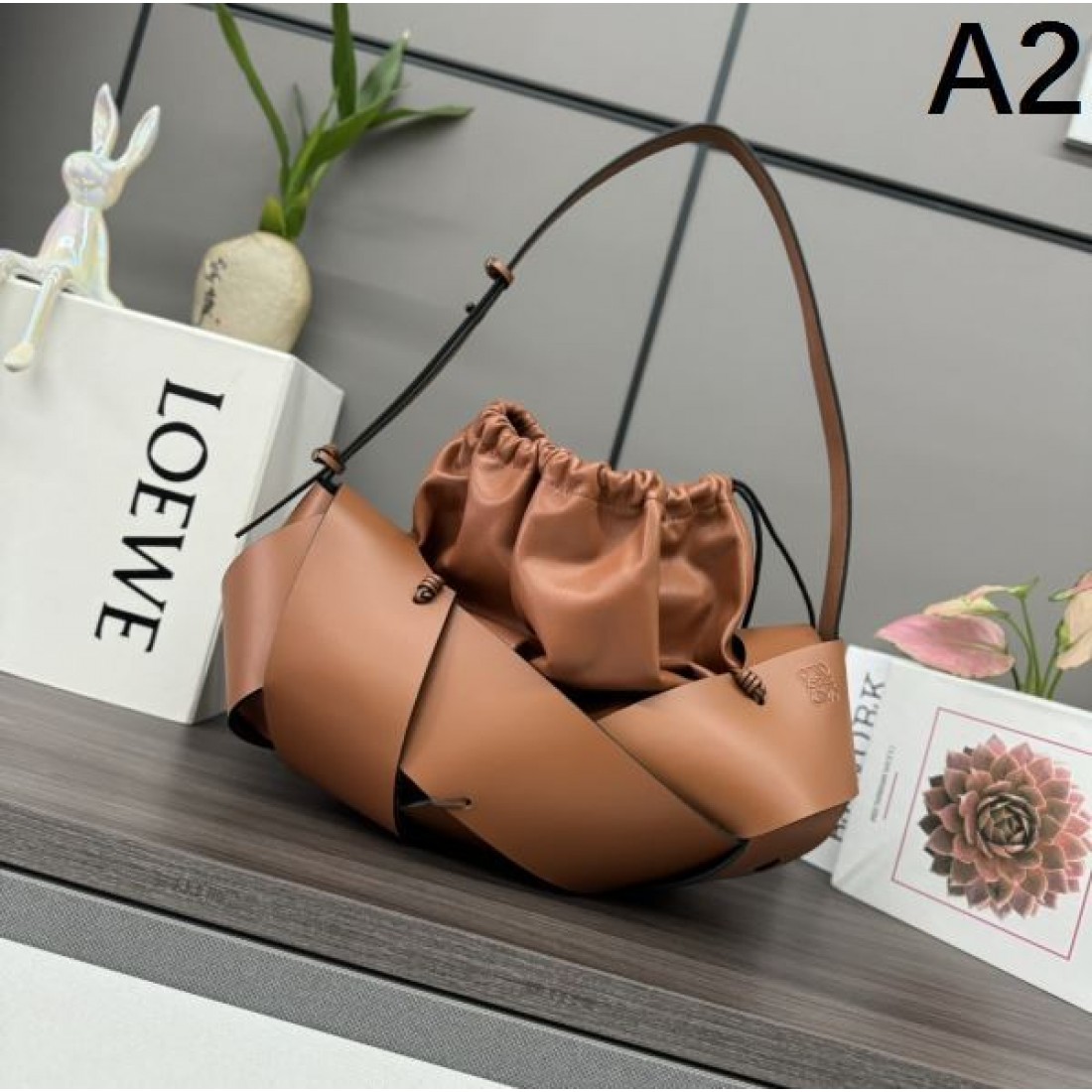 LOEWE スーパーコピー トートバッグ ロゴ オシャレに見せられます ロエベ