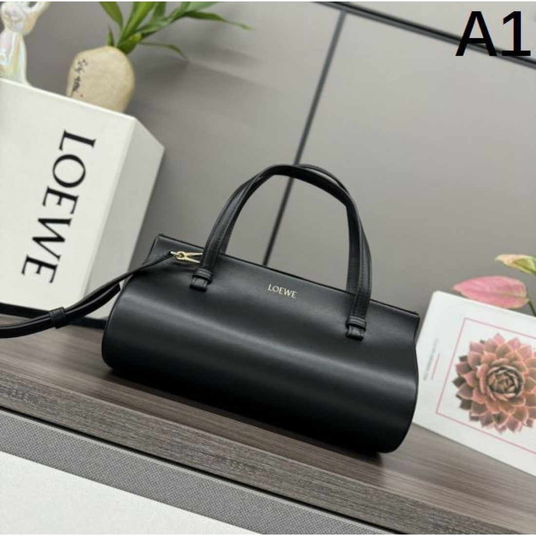 LOEWE スーパーコピー トートバッグ ロゴ  トレンドコーデが楽しめ ロエベ