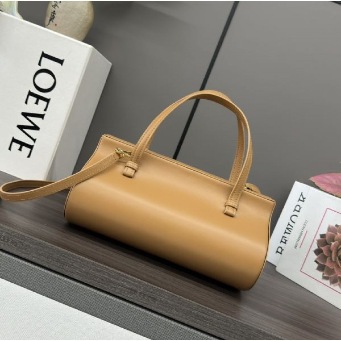 LOEWE スーパーコピー トートバッグ ロゴ  トレンドコーデが楽しめ ロエベ
