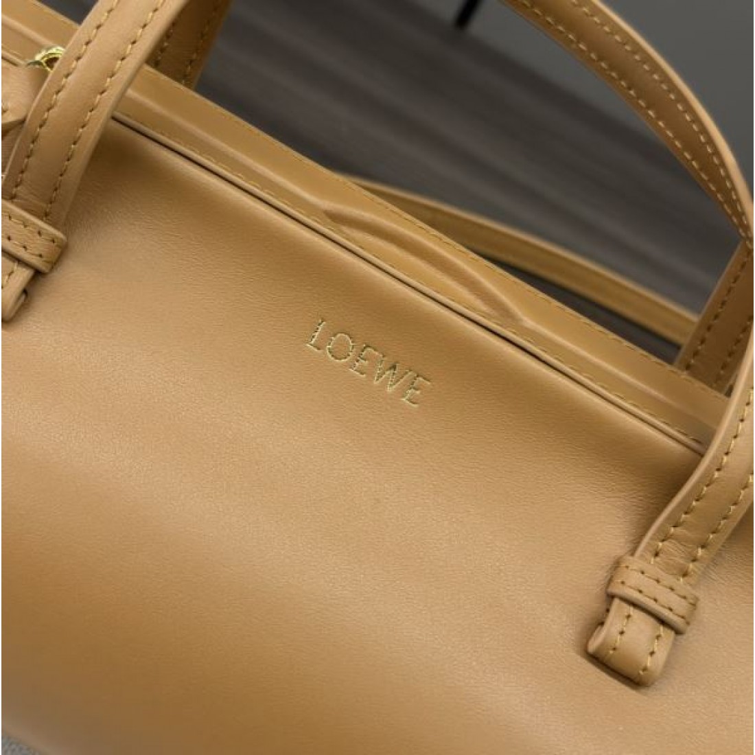 LOEWE スーパーコピー トートバッグ ロゴ  トレンドコーデが楽しめ ロエベ