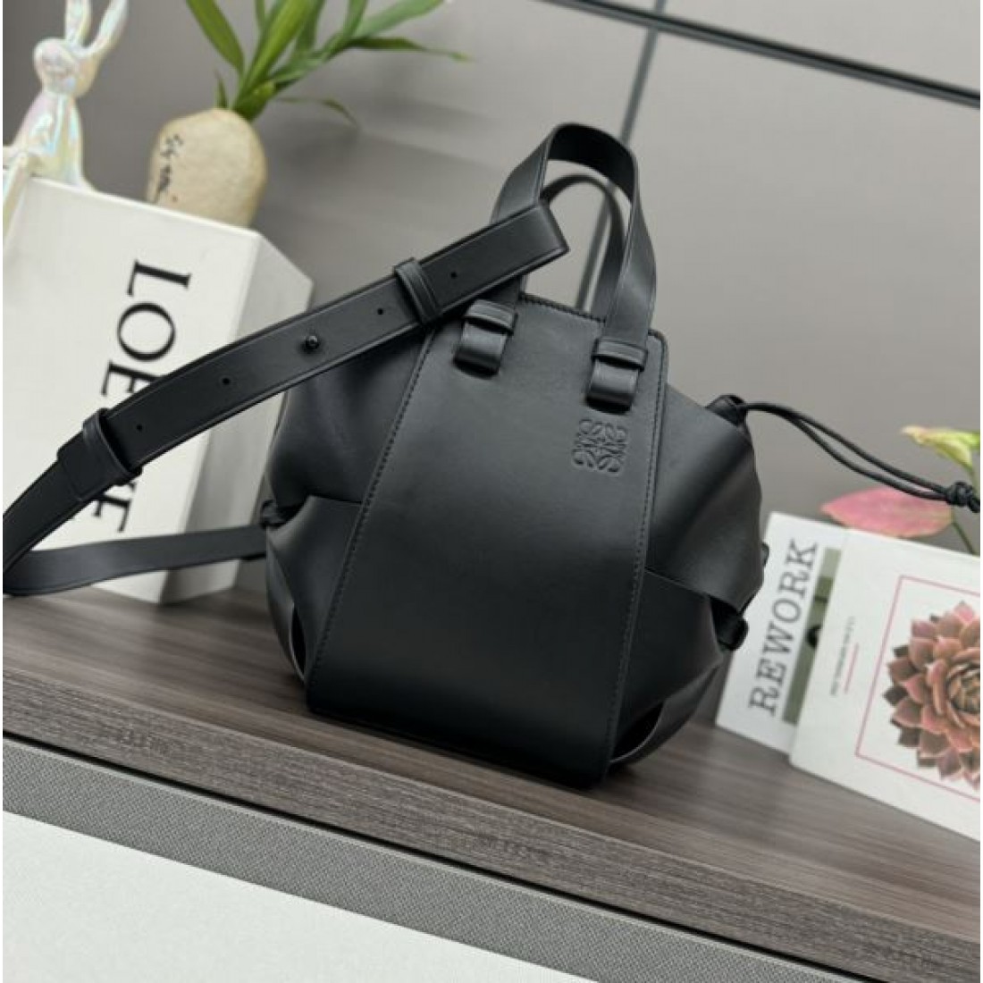 LOEWE スーパーコピー トートバッグ ロゴ すっきりしたシルエット ロエベ