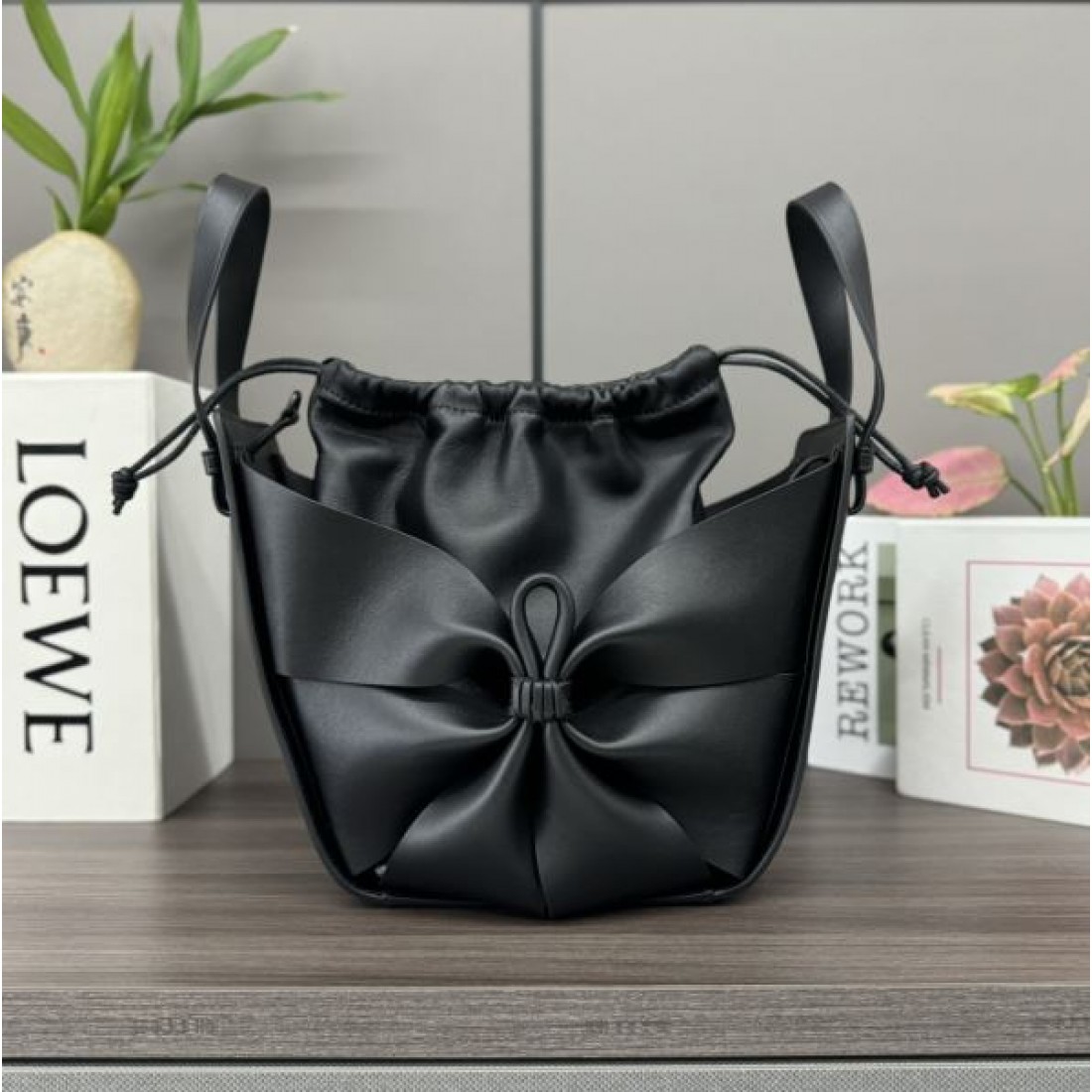 LOEWE スーパーコピー トートバッグ ロゴ すっきりしたシルエット ロエベ
