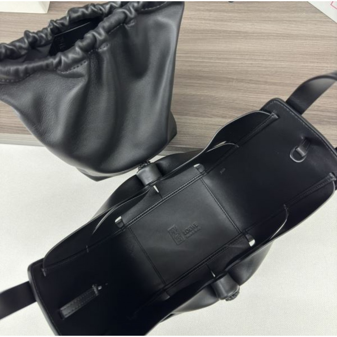 LOEWE スーパーコピー トートバッグ ロゴ すっきりしたシルエット ロエベ