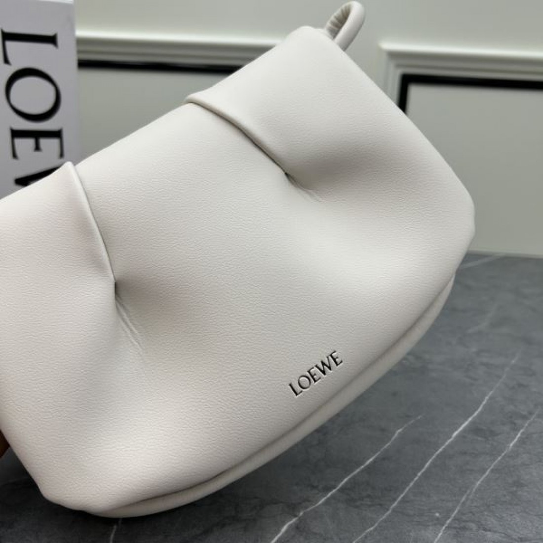 LOEWE スーパーコピー トートバッグ ロゴ カジュアルさが強すぎる ロエベ