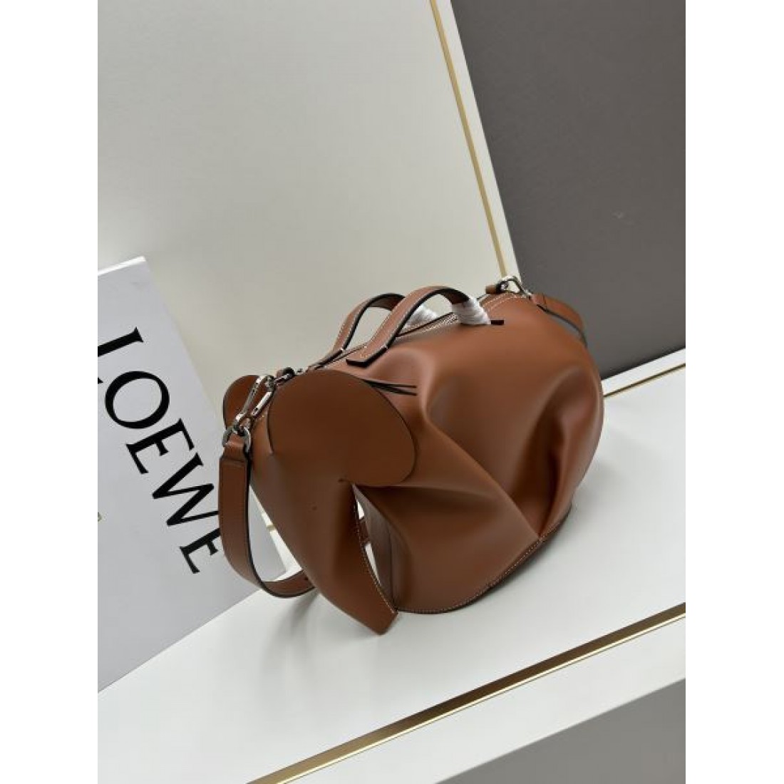 LOEWE スーパーコピー トートバッグ ロゴ 希少！取り扱い店舗限定 ロエベ