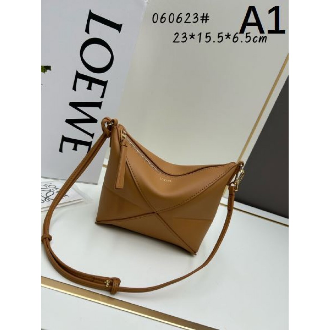 LOEWE コピー ショルダーバッグ ロゴ 人気が続行限定アイテム ロエベ