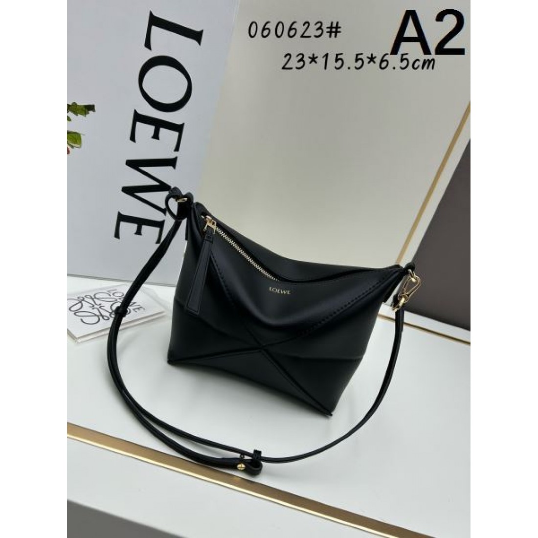 LOEWE コピー ショルダーバッグ ロゴ 人気が続行限定アイテム ロエベ