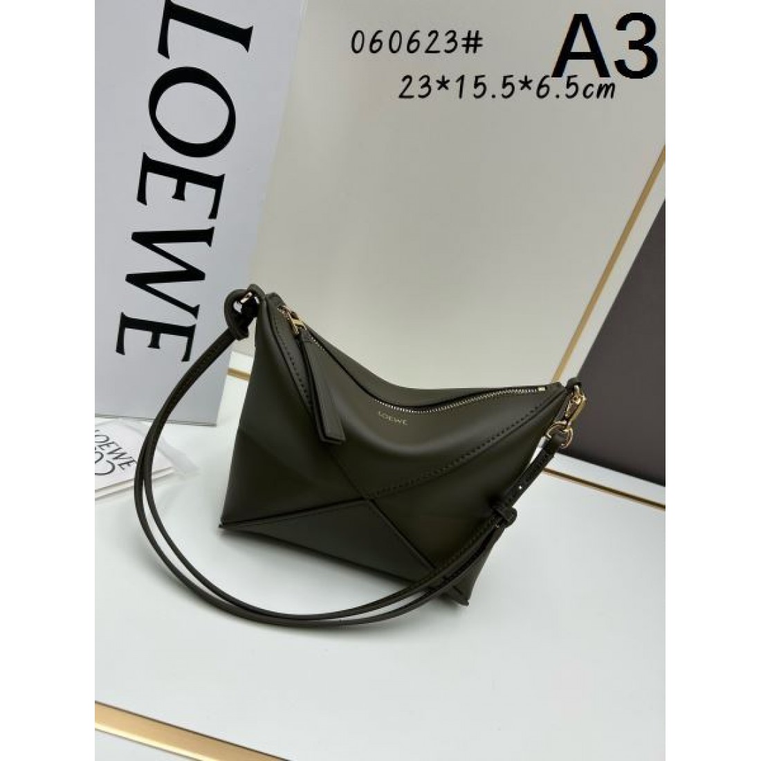 LOEWE コピー ショルダーバッグ ロゴ 人気が続行限定アイテム ロエベ