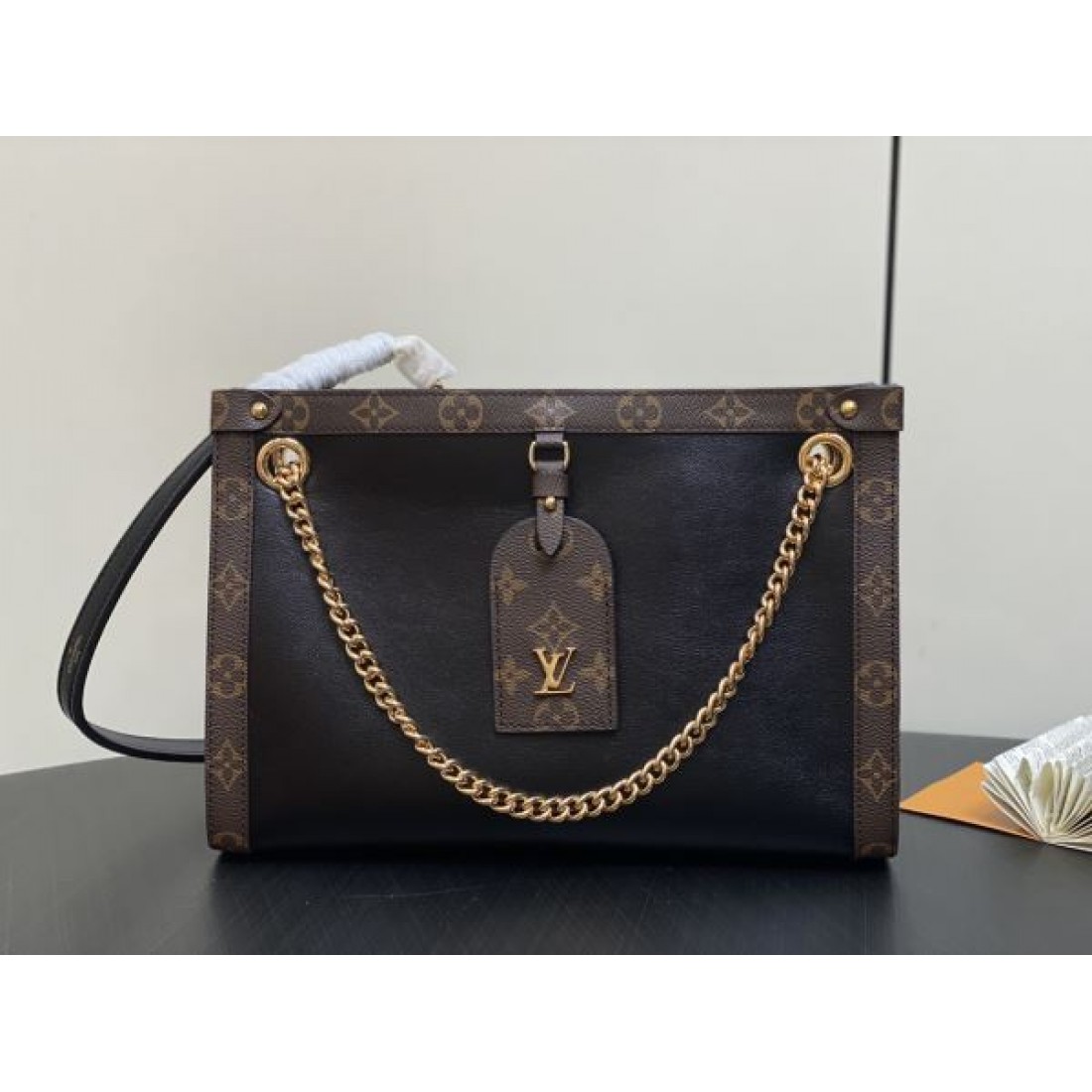 ルイヴィトン スーパーコピー トートバッグ ロゴ 圧倒的な高級感 LOUIS VUITTON