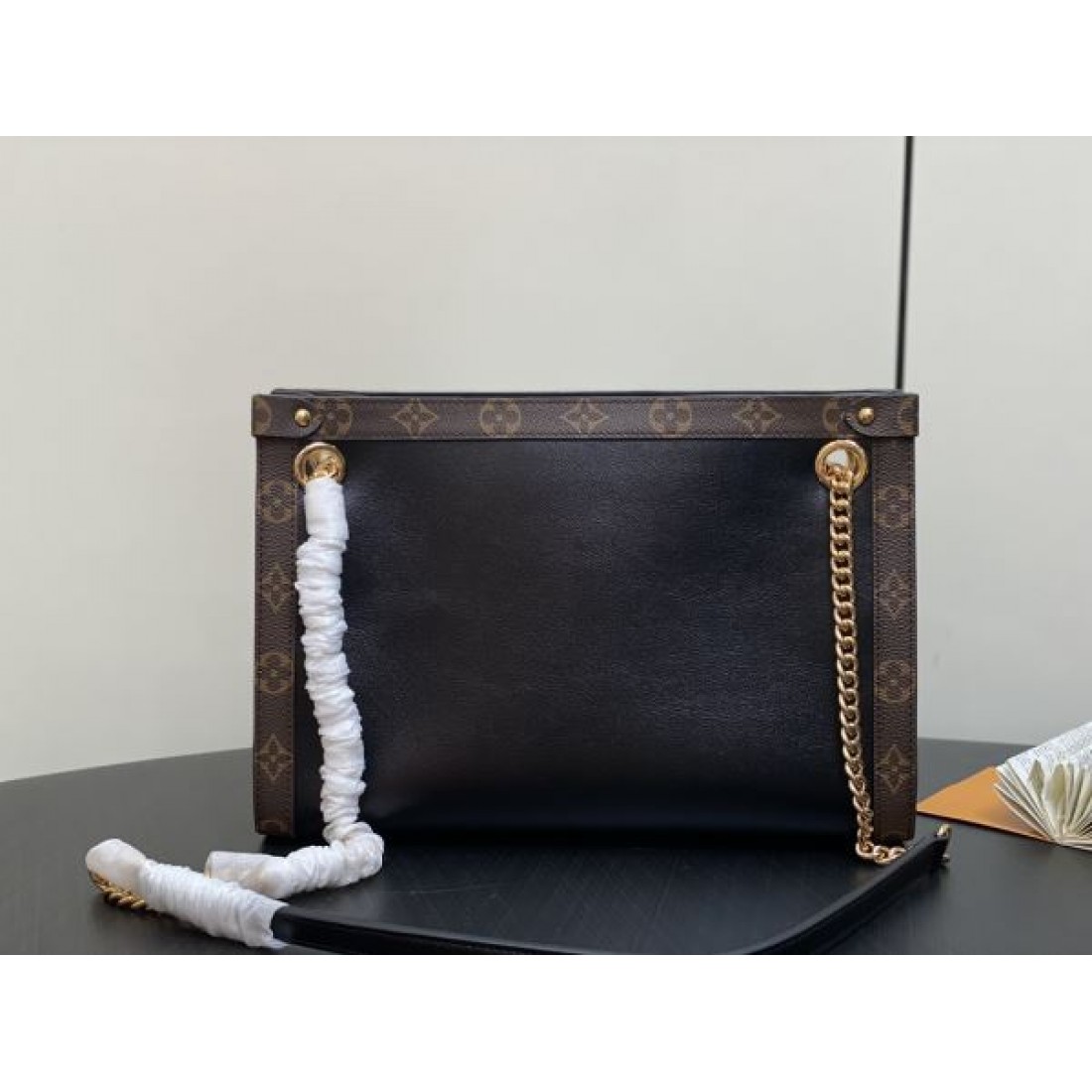ルイヴィトン スーパーコピー トートバッグ ロゴ 圧倒的な高級感 LOUIS VUITTON