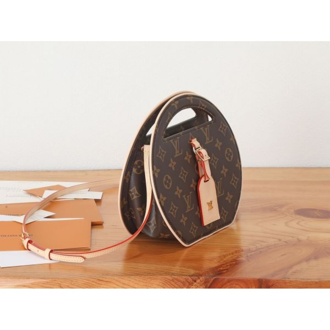 LOUIS VUITTON スーパーコピー トートバッグ ロゴ 品良くおしゃれ ルイヴィトン