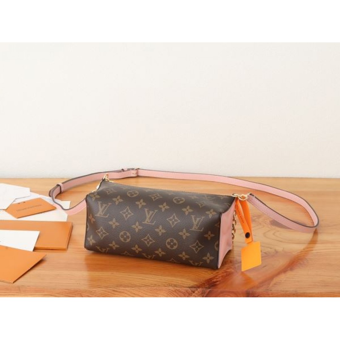 ルイヴィトン スーパーコピー トートバッグ ロゴ 品質保証最新作 LOUIS VUITTON