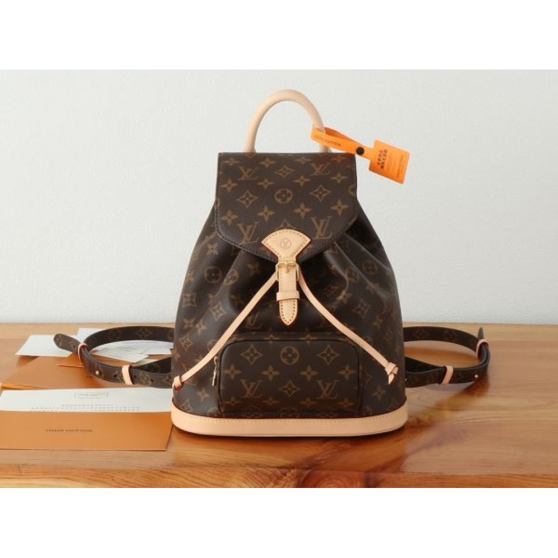 LOUIS VUITTON コピー バックパック ロゴ 目が離せない冬季新作 ルイヴィトン