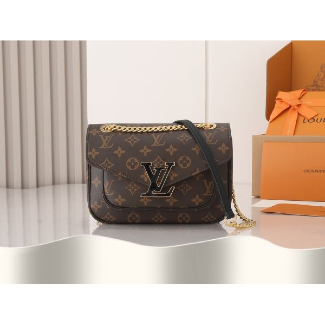 LOUIS VUITTON コピー ショルダーバッグ トレンドカラー ルイヴィトン