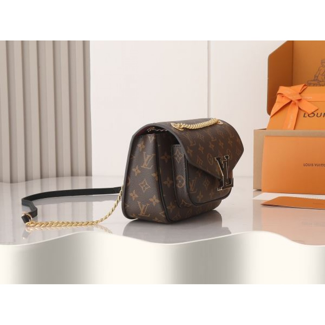 LOUIS VUITTON コピー ショルダーバッグ トレンドカラー ルイヴィトン