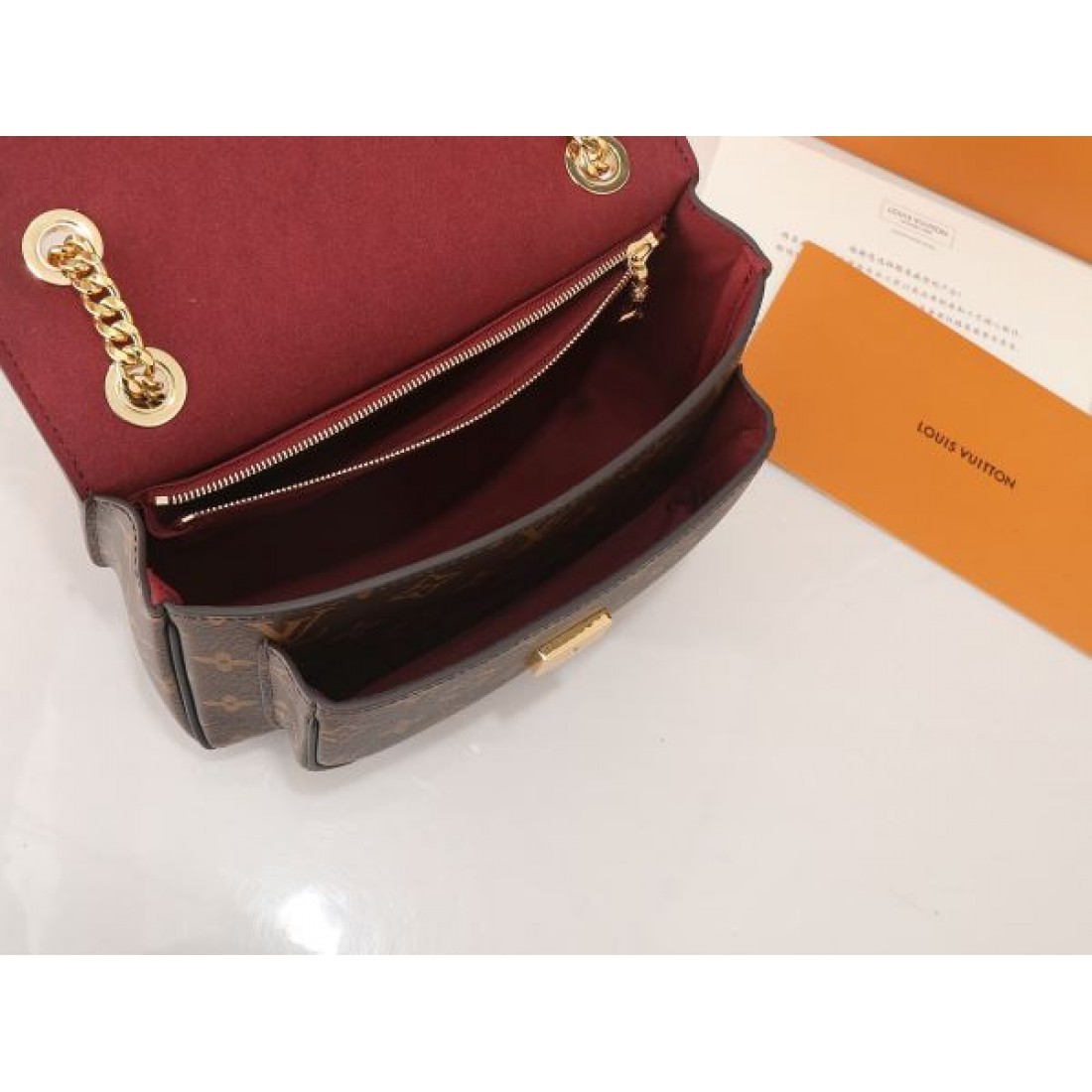 LOUIS VUITTON コピー ショルダーバッグ トレンドカラー ルイヴィトン