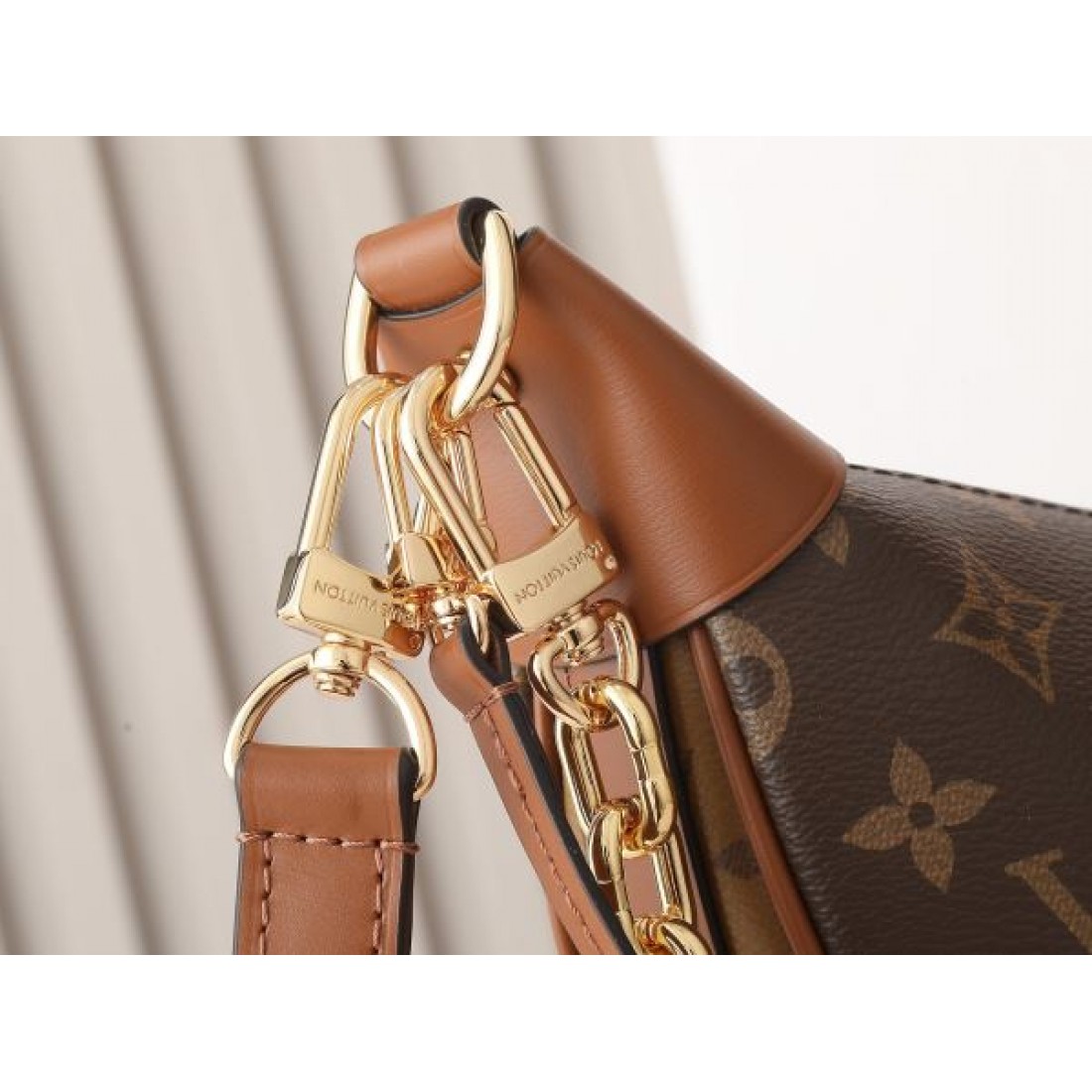 ルイヴィトン コピー ショルダーバッグ トレンドカラー LOUIS VUITTON