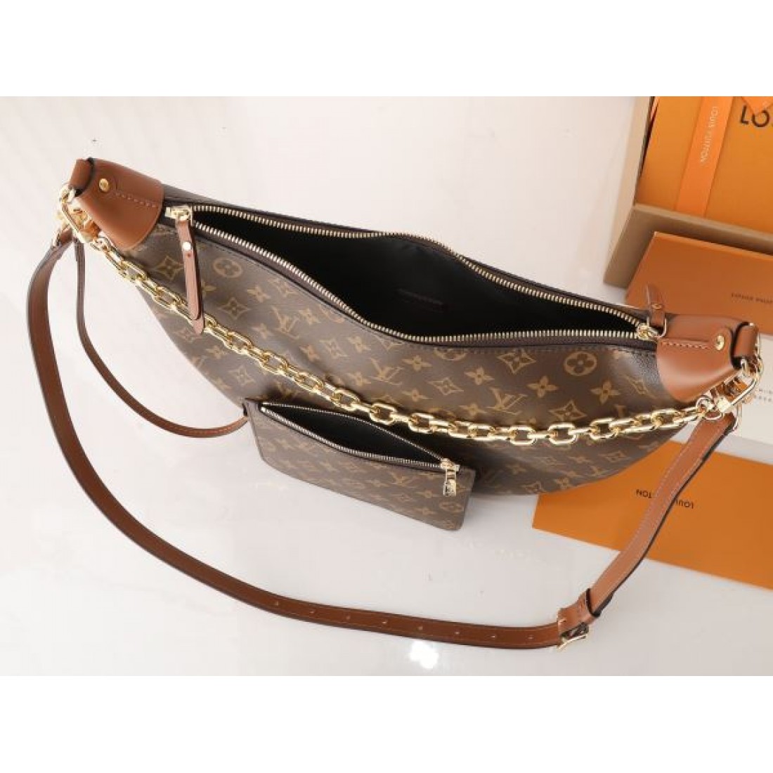 ルイヴィトン コピー ショルダーバッグ トレンドカラー LOUIS VUITTON