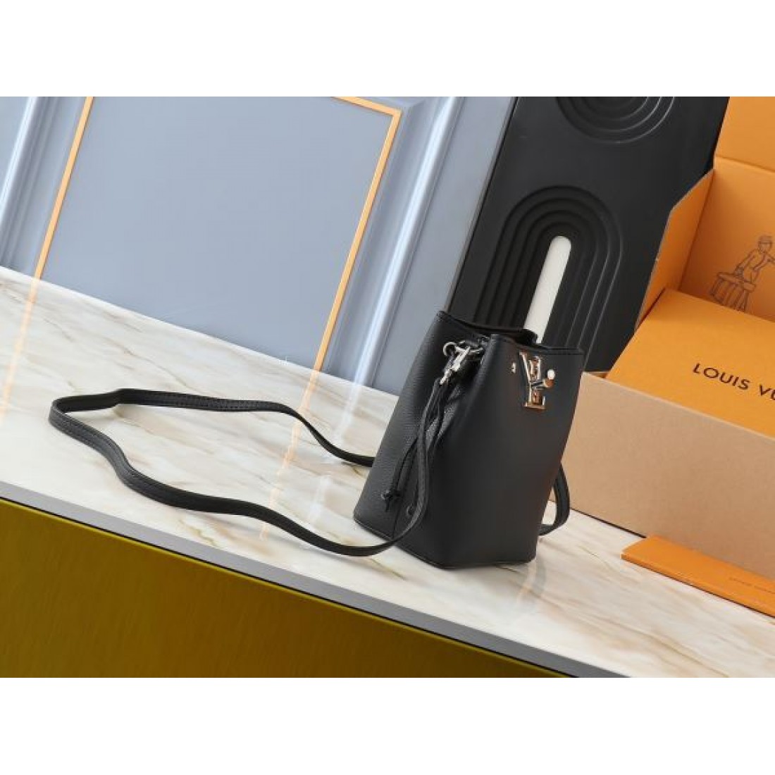 YSL イヴ サンローラン コピー トートバッグ セールで格安 SAINT LAURENT