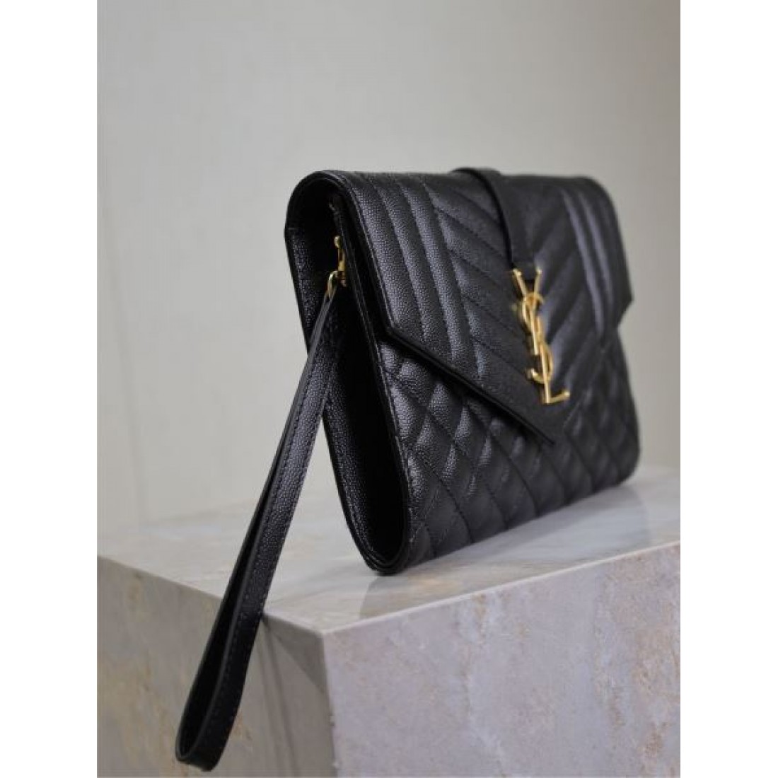 LOUIS VUITTON コピー クラッチバッグ ロゴ SALEお得にGET ルイヴィトン