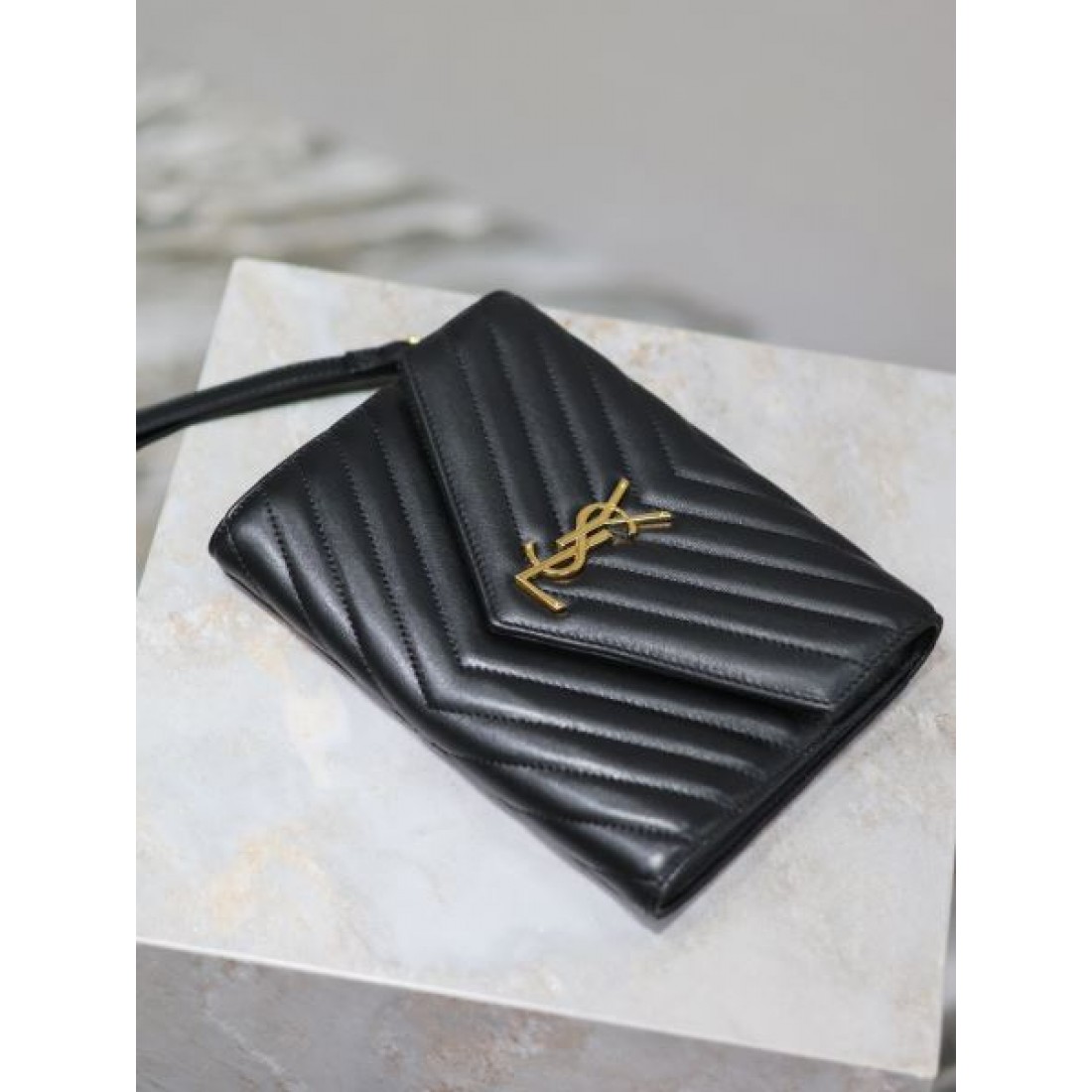 LOUIS VUITTON コピー バックパック ロゴ 海外先行発売 ルイヴィトン