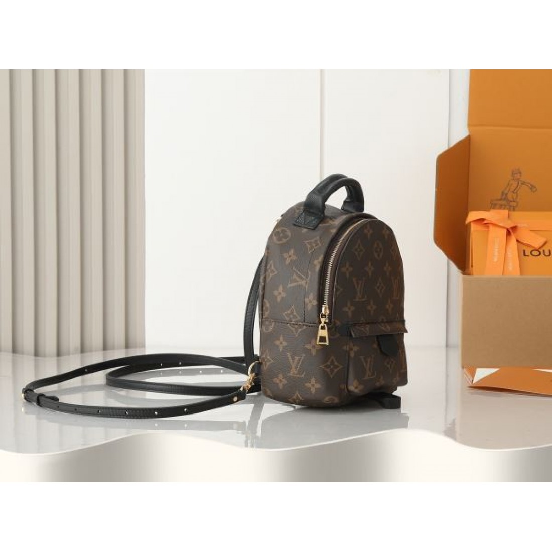 LOUIS VUITTON コピー バックパック ロゴ 大人シンプルな ルイヴィトン