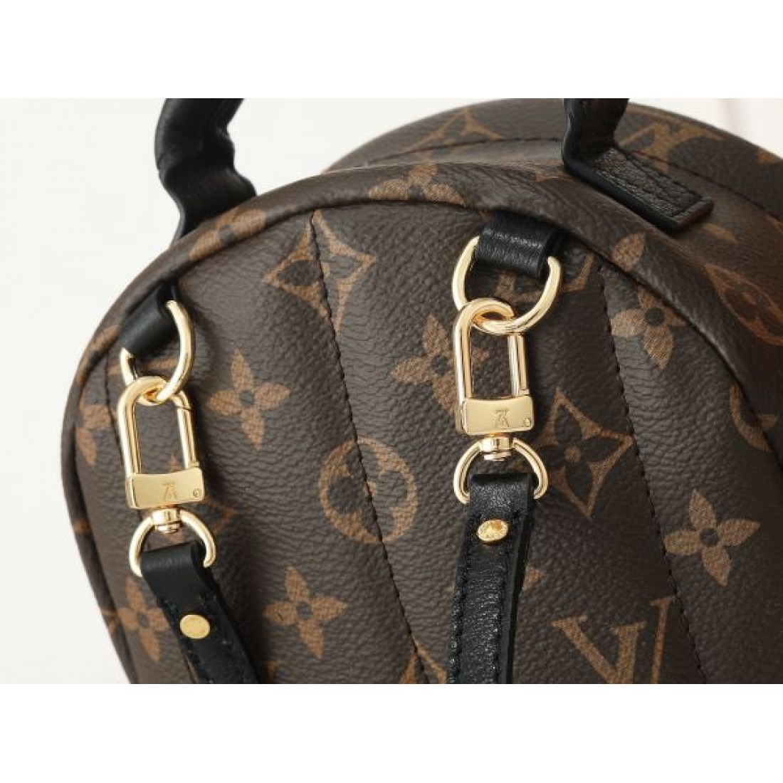 LOUIS VUITTON コピー バックパック ロゴ 大人シンプルな ルイヴィトン