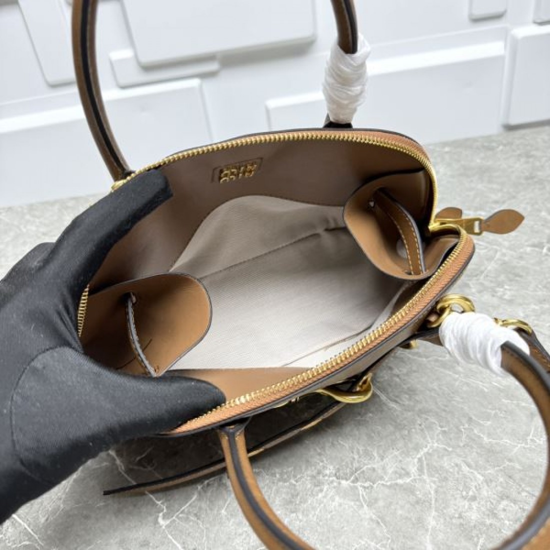 ミュウミュウ スーパーコピー トートバッグ ロゴ 人気のブランド MIU MIU