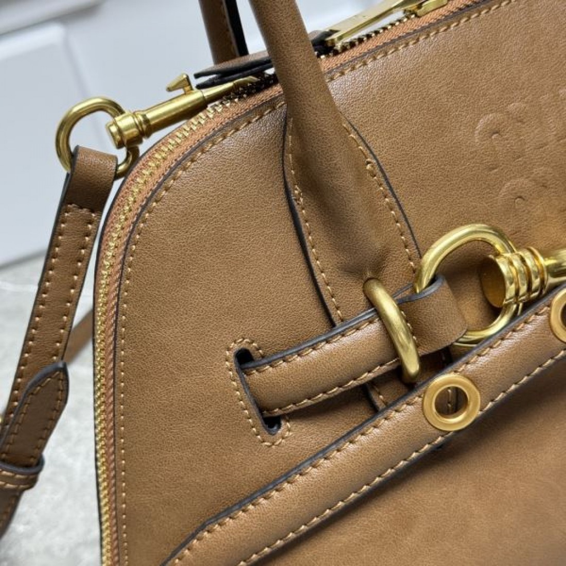 ミュウミュウ スーパーコピー トートバッグ ロゴ 人気のブランド MIU MIU