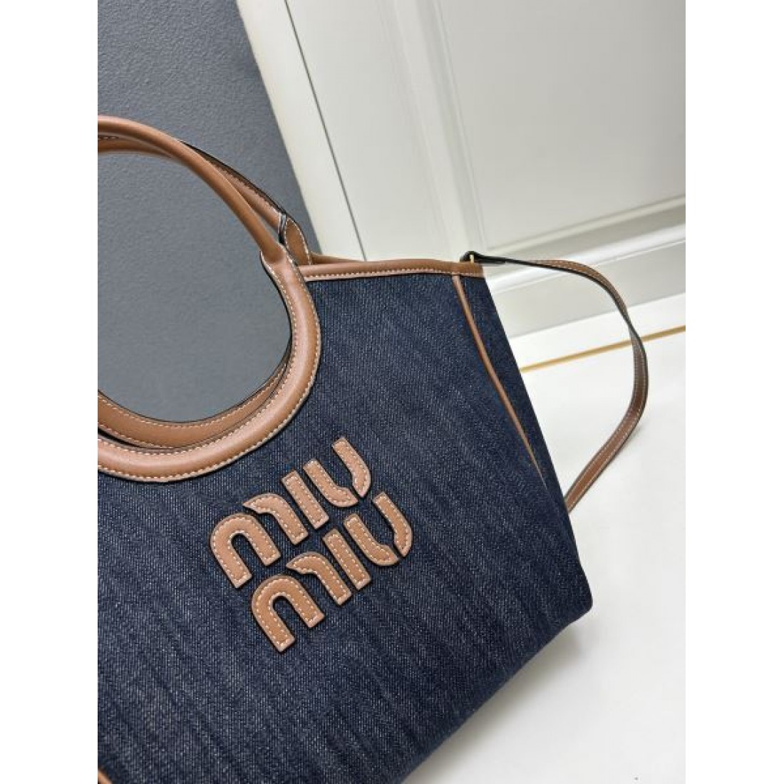 ミュウミュウ スーパーコピー トートバッグ ロゴ 人気セール低価 MIU MIU