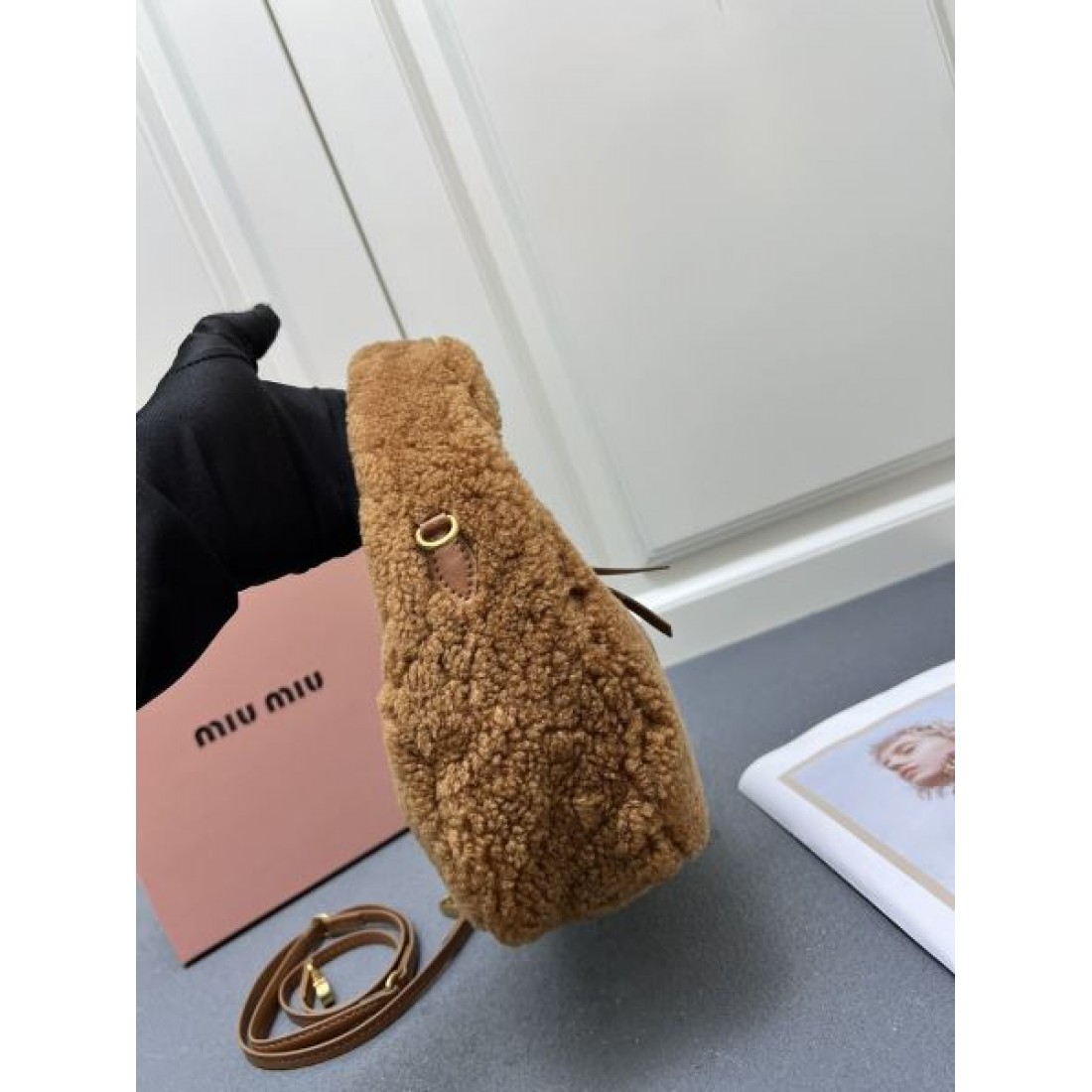 ミュウミュウ スーパーコピー トートバッグ ロゴ 芸能人着用商品 MIU MIU