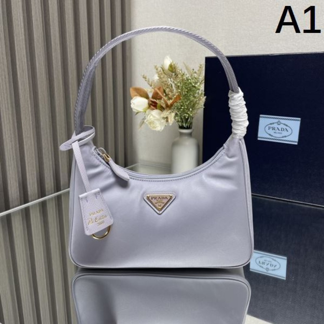 PRADA スーパーコピー トートバッグ ロゴ 日本でも大人気のモデル プラダ
